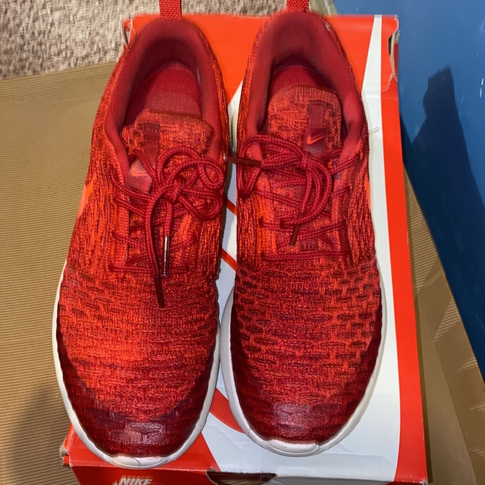 Nike Roshe One Flyknit with Box